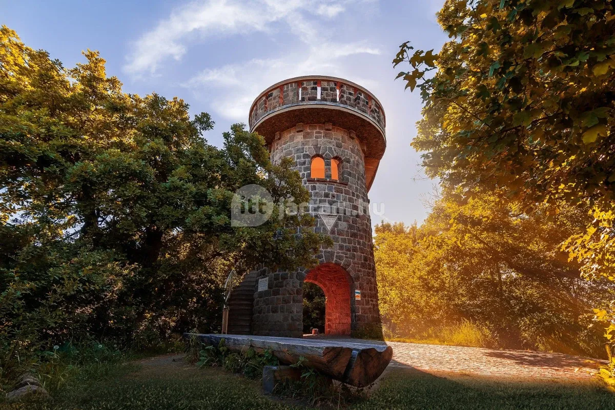 Zarándokolj el Nagymaroson a 15 m magas Julianus Kilátóhoz