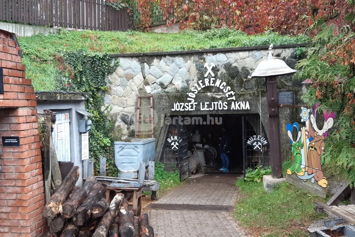 A salgótarjáni Földalatti Bányamúzeum le is visz oda, ahol évtizedekkel ezelőtt munka folyt