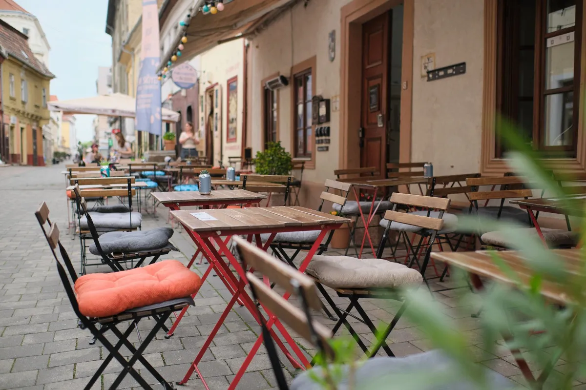 Natúr bor és kézműves kínálat / Fotó: Lima Pub & Hostel Facebook-oldala