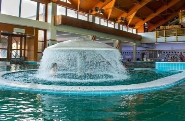 A Zalakarosi Fürdő hatalmas vízibirodalmában kiváló a wellness- és szaunavilág is