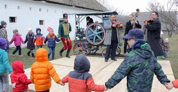 Szentendre, Skanzen - huszáros hétvége, rengeteg programmal.