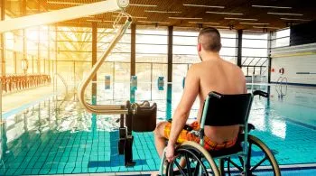 Fürdőzz korlátok nélkül – akadálymentes fürdők Magyarországon