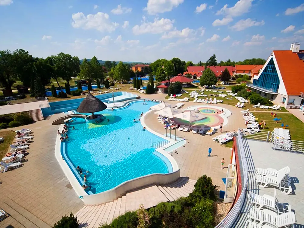 A Kehida Termál Gyógy- és Élményfürdőt a mozgássérültek kedvezménnyel vehetik igénybe