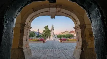 Tavaszi városlátogatás - magyar bakancslistás városok és kirándulóhelyek, amit érdemes felkeresni