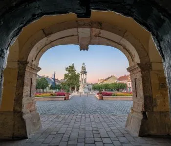 Tavaszi városlátogatás - magyar bakancslistás városok és kirándulóhelyek, amit érdemes felkeresni
