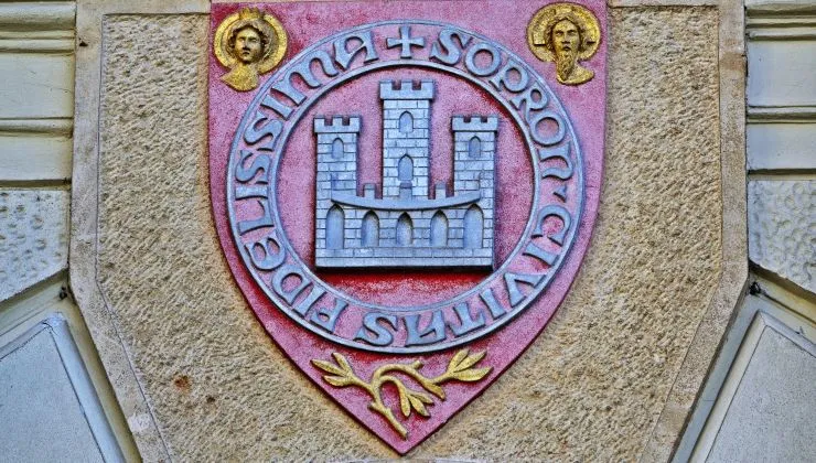 Sopron, a hűség városa – a népszavazás története, legendái és emlékhelyei