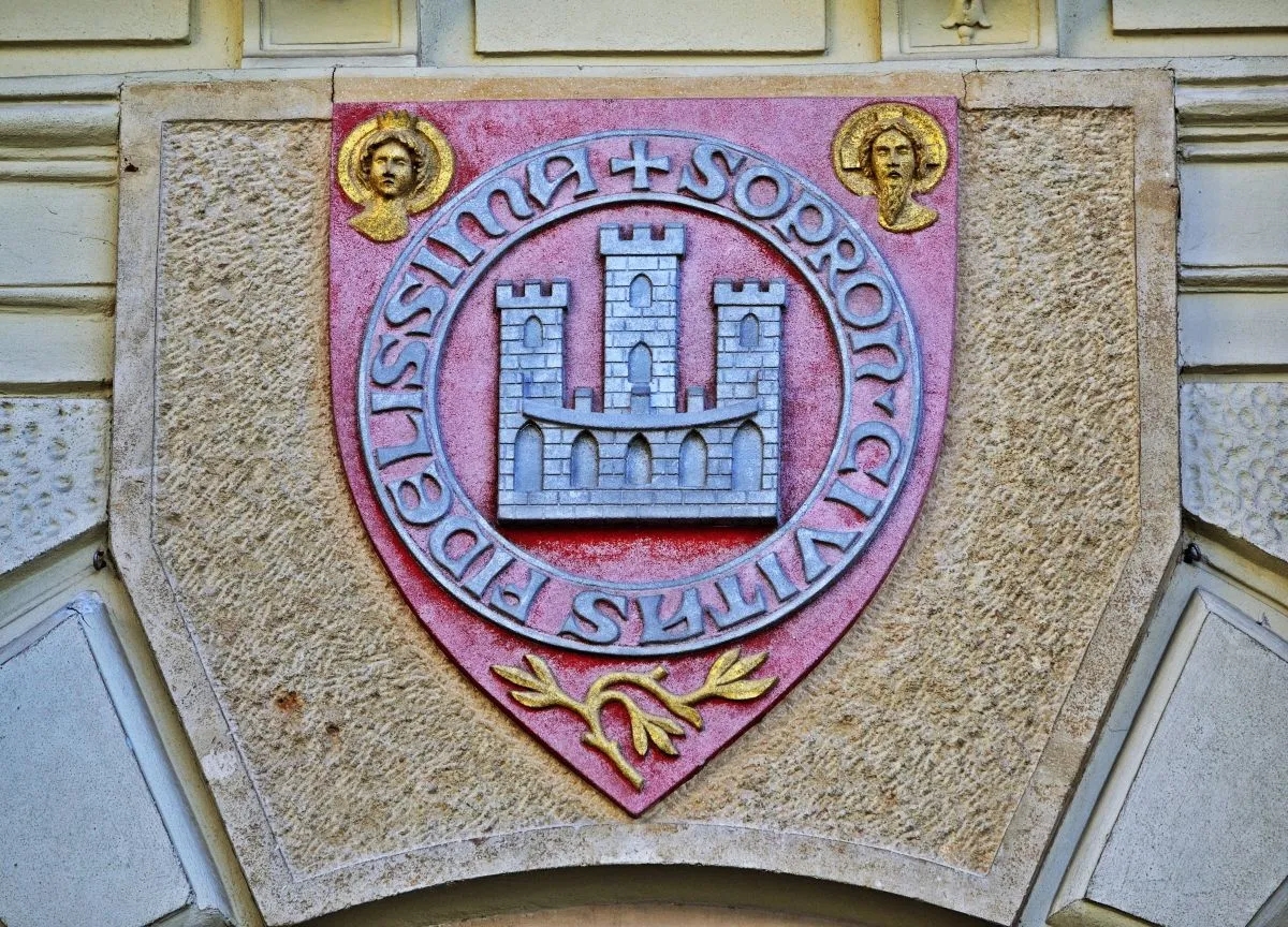 Sopron város címere