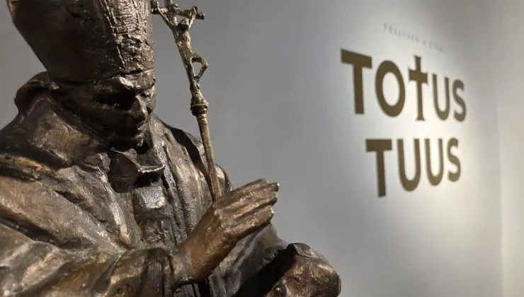 A pápa, aki kajakozott – élményalapú kiállítás II. János Pál pápa életéről