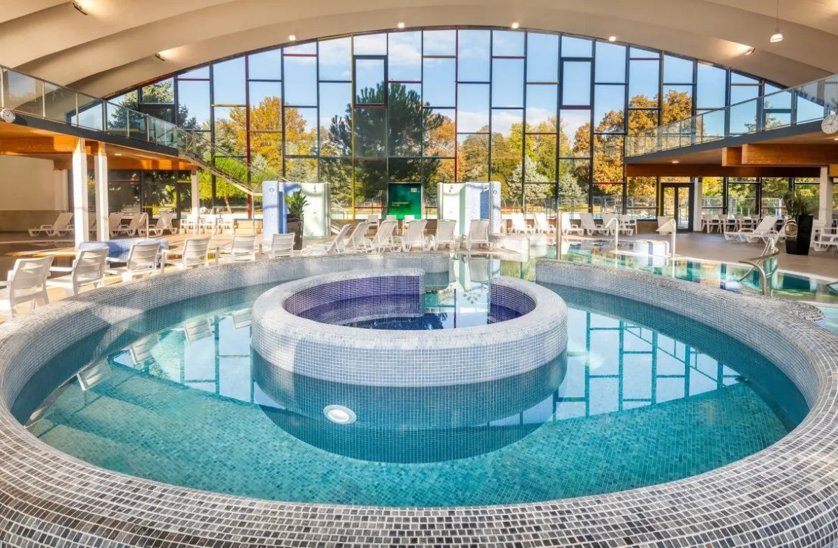 A hajdúszoboszlói Hunguest Hotel Béke lenyűgöző wellnessrészleggel kápráztat el