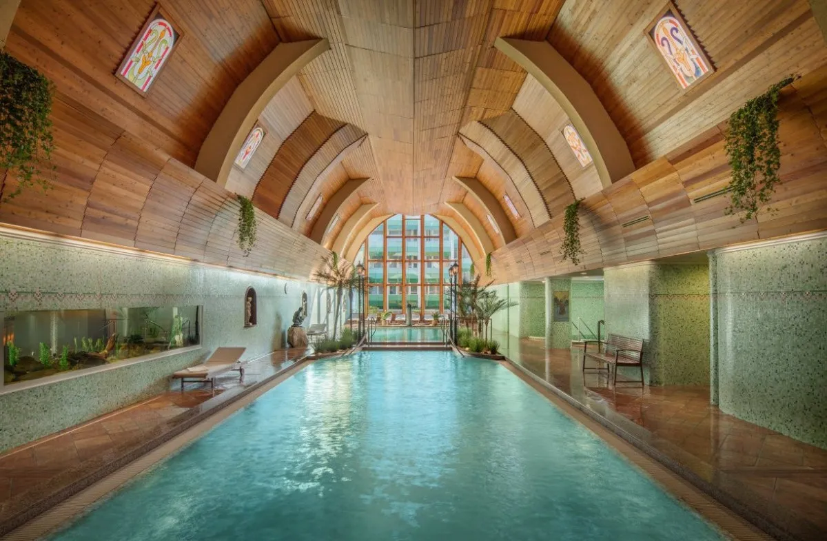 A hévízi NaturMed Hotel Carbona egy díjnyertes wellness hotel
