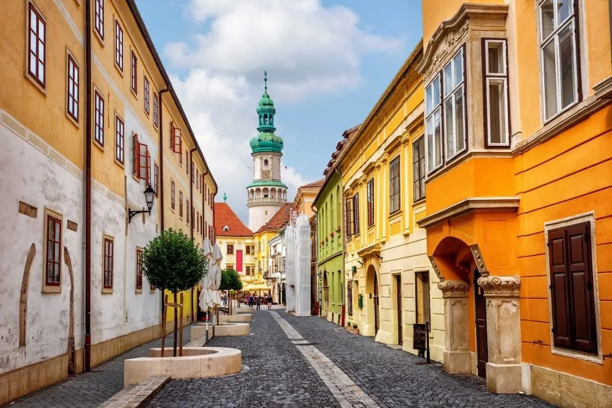 A Tűztorony, Sopron város jelképe fantasztikus panorámát nyújt a környékre