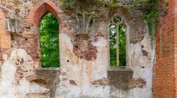 Utazás a középkorba a Balaton északi partján: 15 templomrom, amit látnod kell