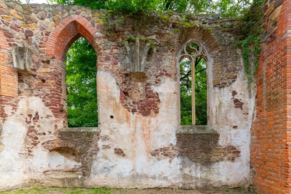 Utazás a középkorba a Balaton északi partján: 15 templomrom, amit látnod kell