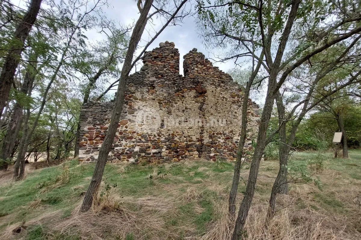 A Mindenszentkállán található Kerekikáli templomrom a környék egyik szimbolikus középkori emléke