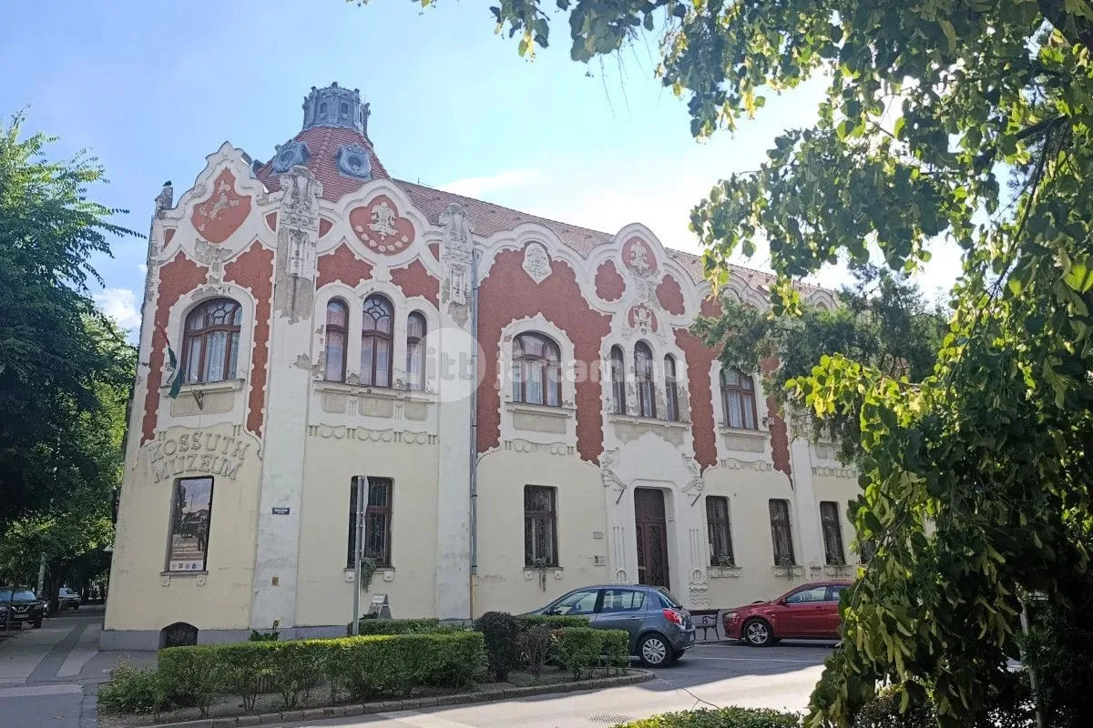 Ceglédre gyakran hivatkoznak Kossuth városaként is