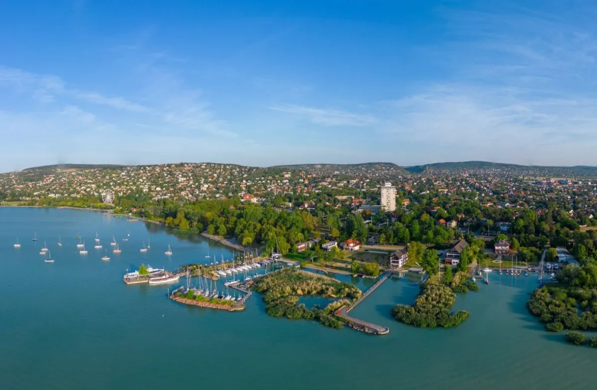 Balatoni szállodák saját stranddal - Hunguest Hotel Bál Resort (Balatonalmádi)