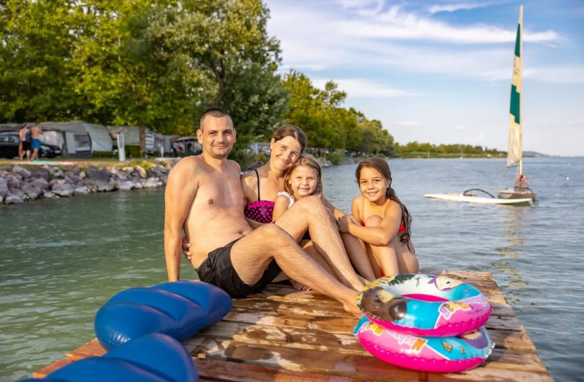 Balatoni szállodák saját stranddal - Balatontourist Strand-Holiday Kemping (Balatonakali)