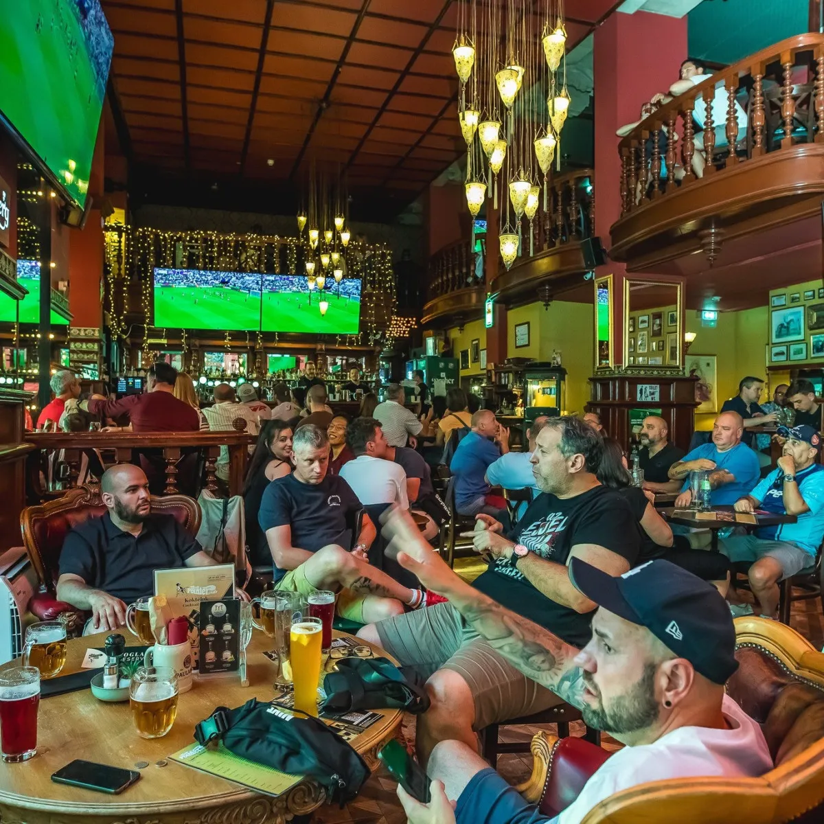 A The Pointer Pub-ban az ír pubok hangulatát idéző környezetben könnyen belefeledkezhetünk a mérkőzésekbe/ Fotó: The Pointers Pubs Budapest Facebook oldala