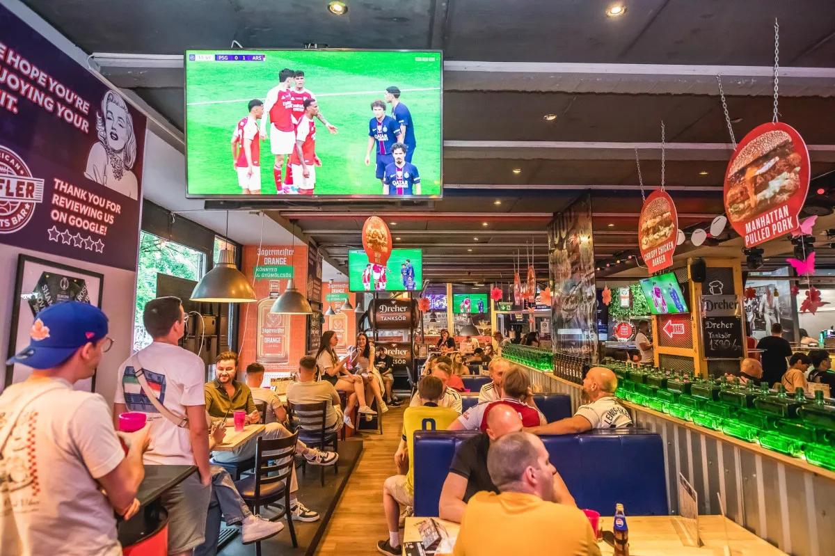 Ha klasszikus sportbáros élményt keresünk, a Stifler egységei nem fognak csalódást okozni/ Fotó: Stifler Sport Bar Facebook oldala