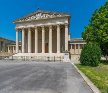 Menekülés a hőség elől: a nyár legérdekesebb kiállításai Budapesten és vidéken