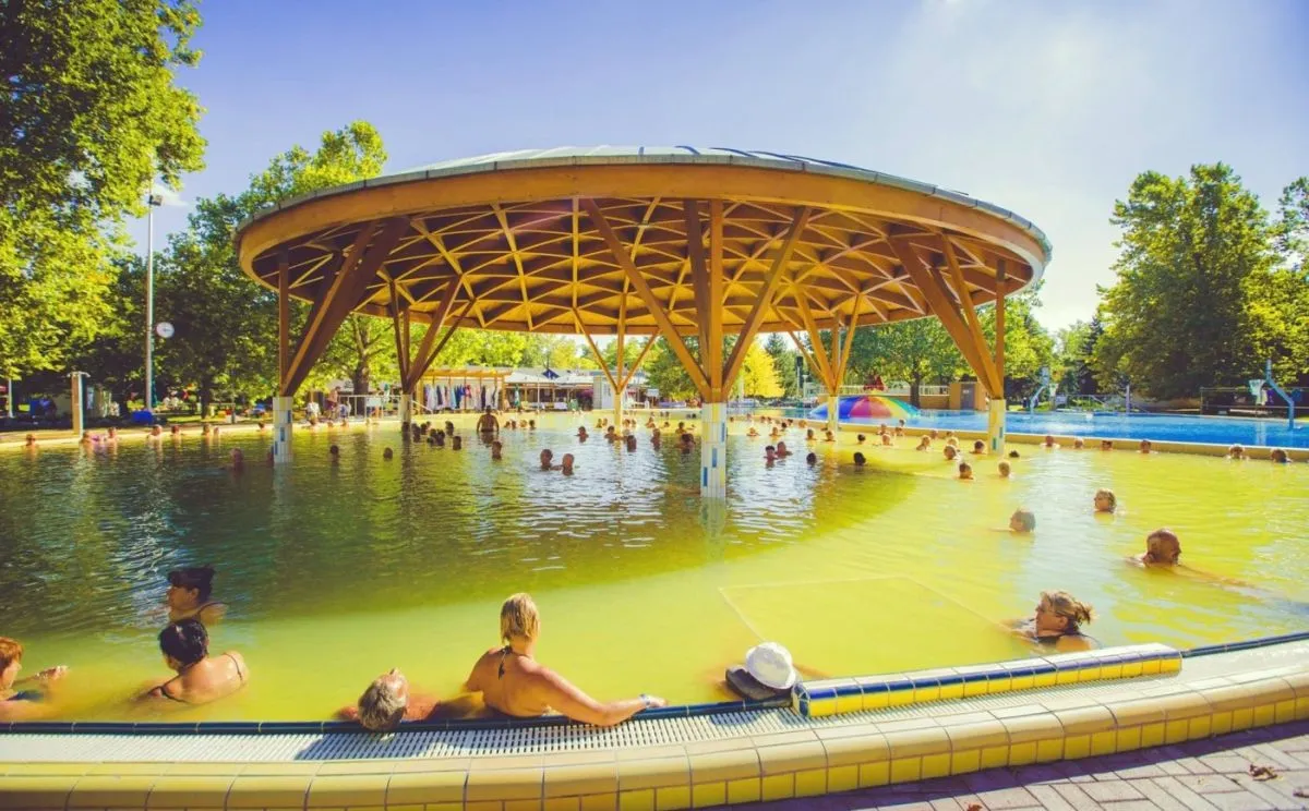 A Bükfürdő Thermal & Spa 18 hektáros területén több mint 30 medence kapott helyet