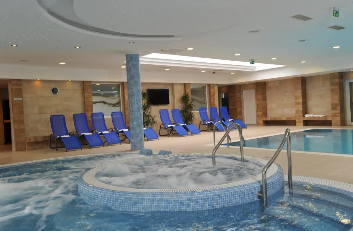 A szolnoki Garden Wellness Hotel & Konferencia azoknak is izgalmas lehet, akik a szilveszteri programok mellé egy kis wellnesspihenést is beiktatnának