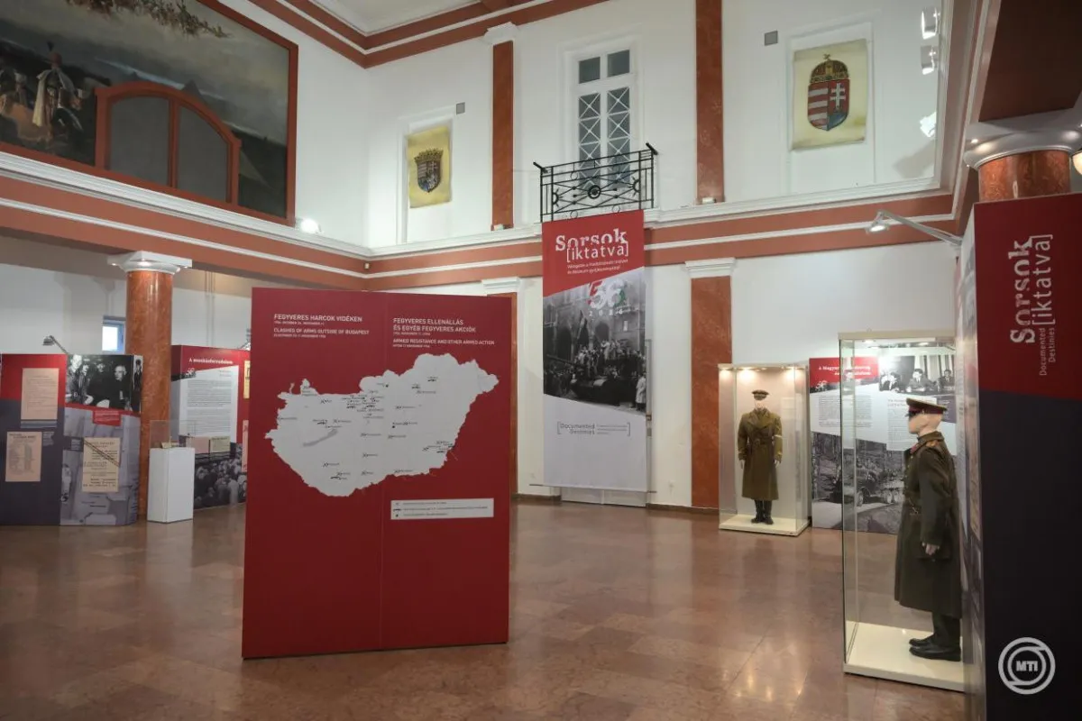  A Sorsok iktatva - Válogatás a Hadtörténeti Intézet és Múzeum gyűjteményéből című kiállítás a megnyitó előtt 2026. október 21-én. MTI/Purger Tamás