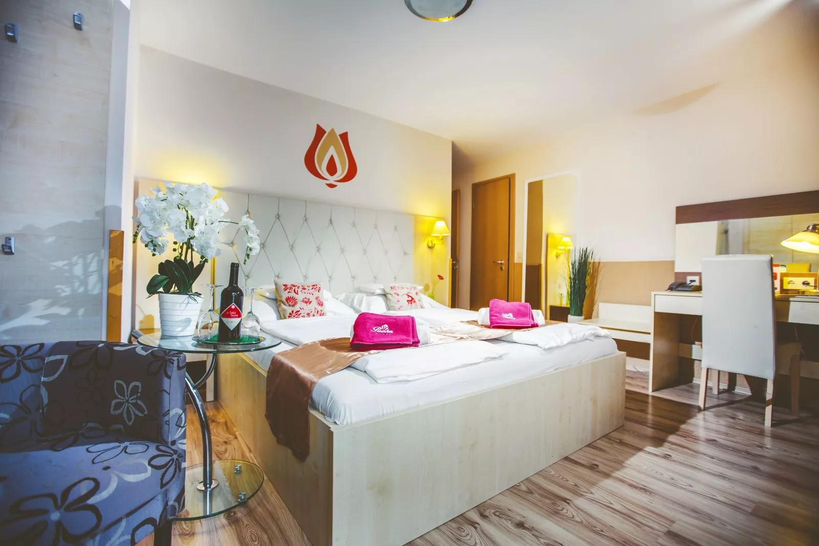 A Hotel Piroska sokszínű wellness- és programkínálat is garantálja az idelátogatók felhőtlen pihenését és szórakozását.