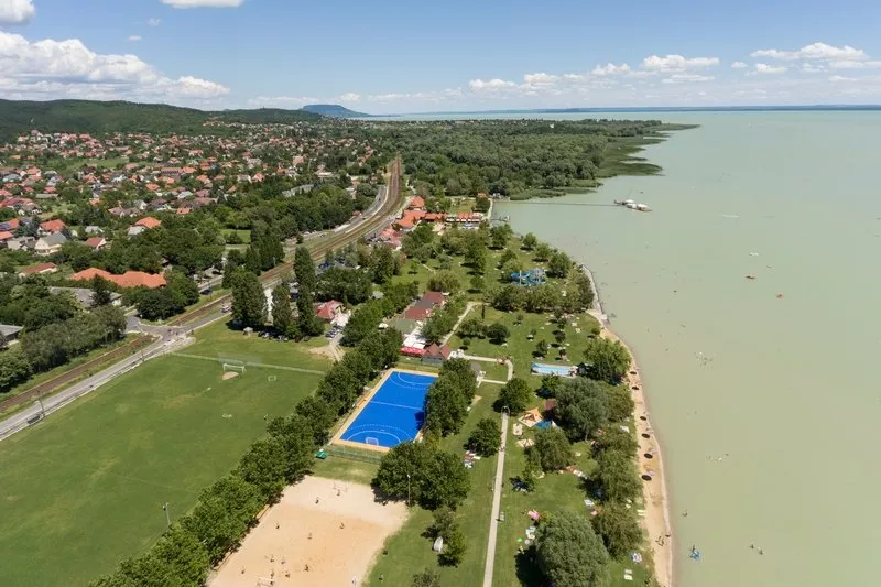 A vonyarcvashegyi Lidó strandon mindenki megtalálja a számításait.