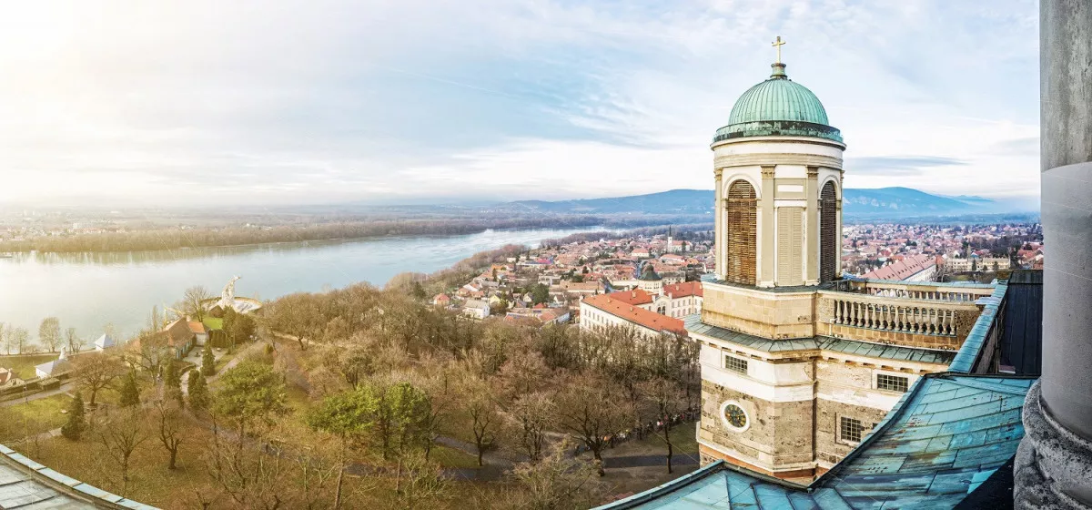 Többszáz lépcsőfokot kell megmászni a Kupolakilátóba az elképesztő kilátásért.