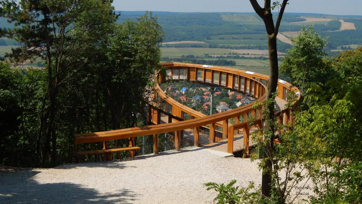 Pannonhalmi Lombkorona Tanösvény