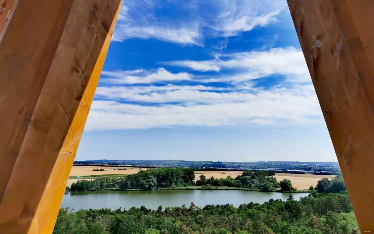 Panoráma a Naplás-tavi kilátóból.