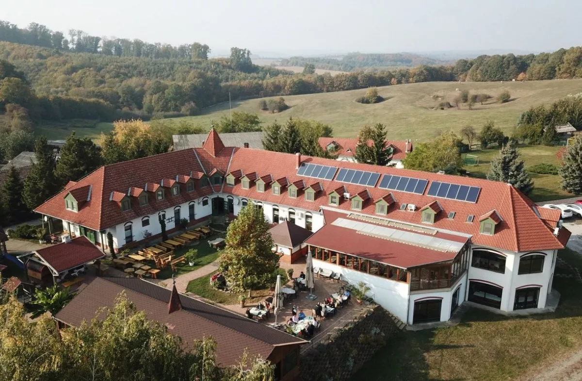 Rácz Tanya Panzió***, Orfű - Top 12 vidéki szálloda és vendégház, ahol lehet lovagolni