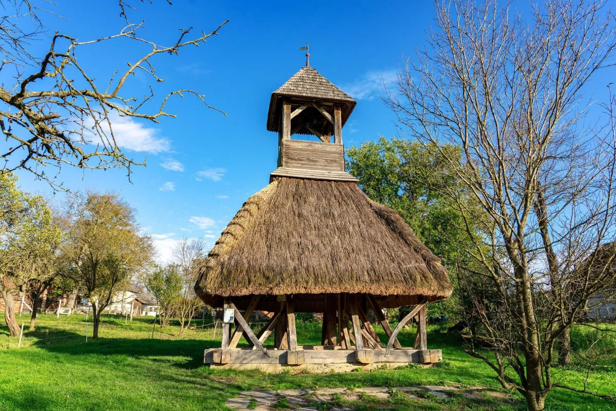 A pankaszi harangláb az Őrség egyik jelképe.