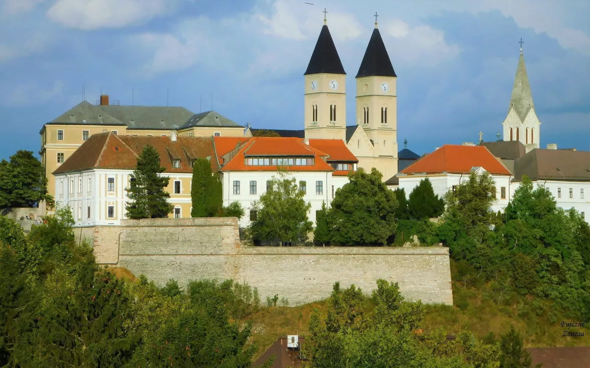 Szent Mihály-székesegyház, Veszprém