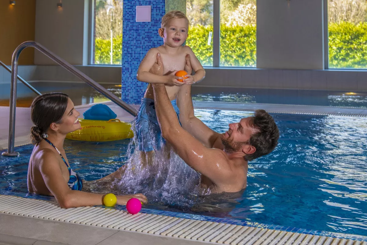 A wellnessrészleg medencéiben az egész család jól fogja érezni magát.