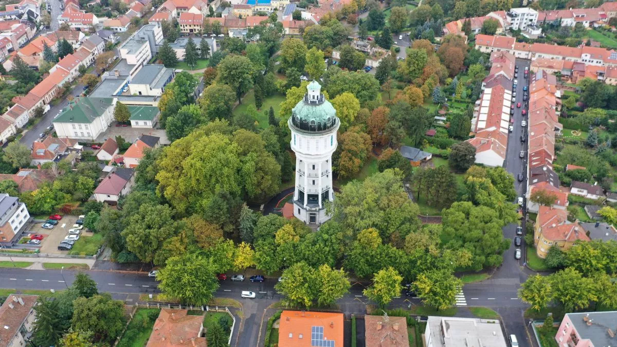 Fűtött kilátótér és mennyei kávék: Víztorony (Szombathely)