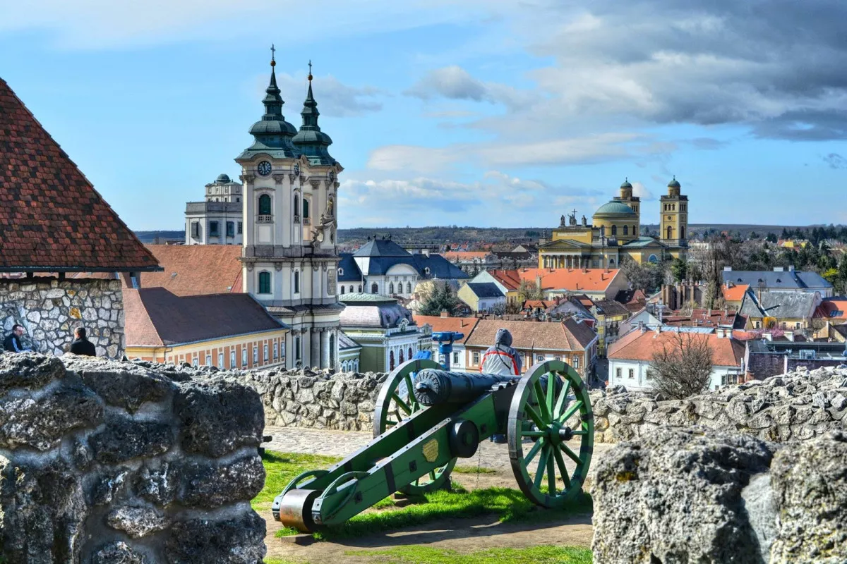 Kilátás a várból Eger belvárosára