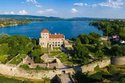 Városlátogatás az „Élővizek városában - látvnivalók Tatán
