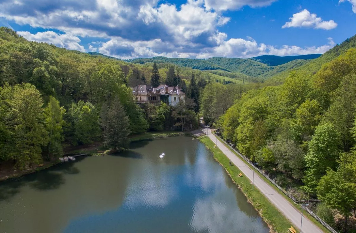 Kőkapu Vadászkastély és Hotel & Apartments (Nagyhuta)