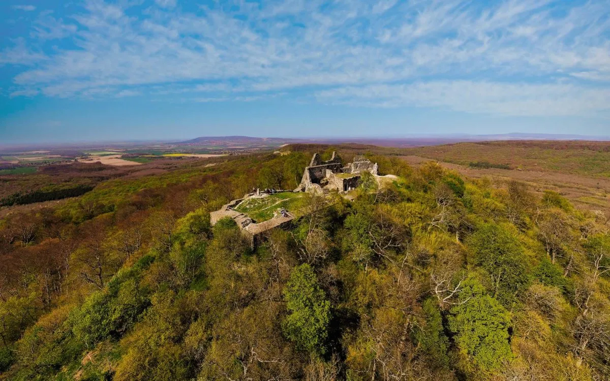 10 különleges látnivaló a Balatonon - Tátika-vár, Zalaszántó