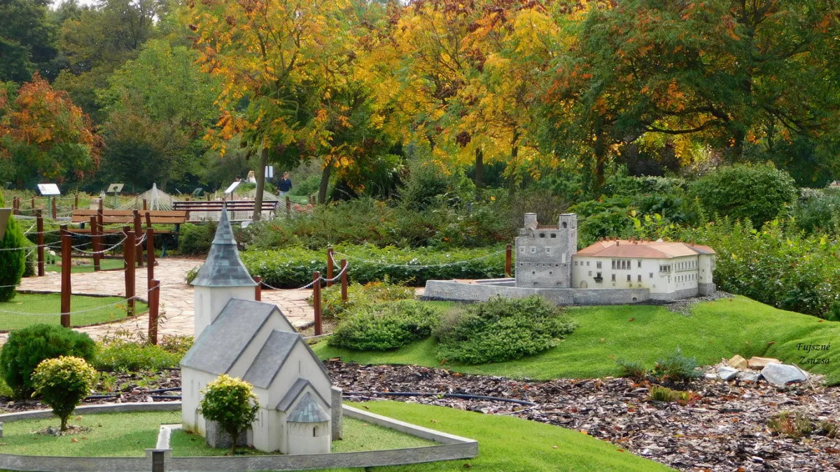 Tavaszi kirándulóhelyek hétvégi kimozduláshoz - Mini Magyarország makettpark, Szarvas (Fotó: Fujszné Zsuzsa)