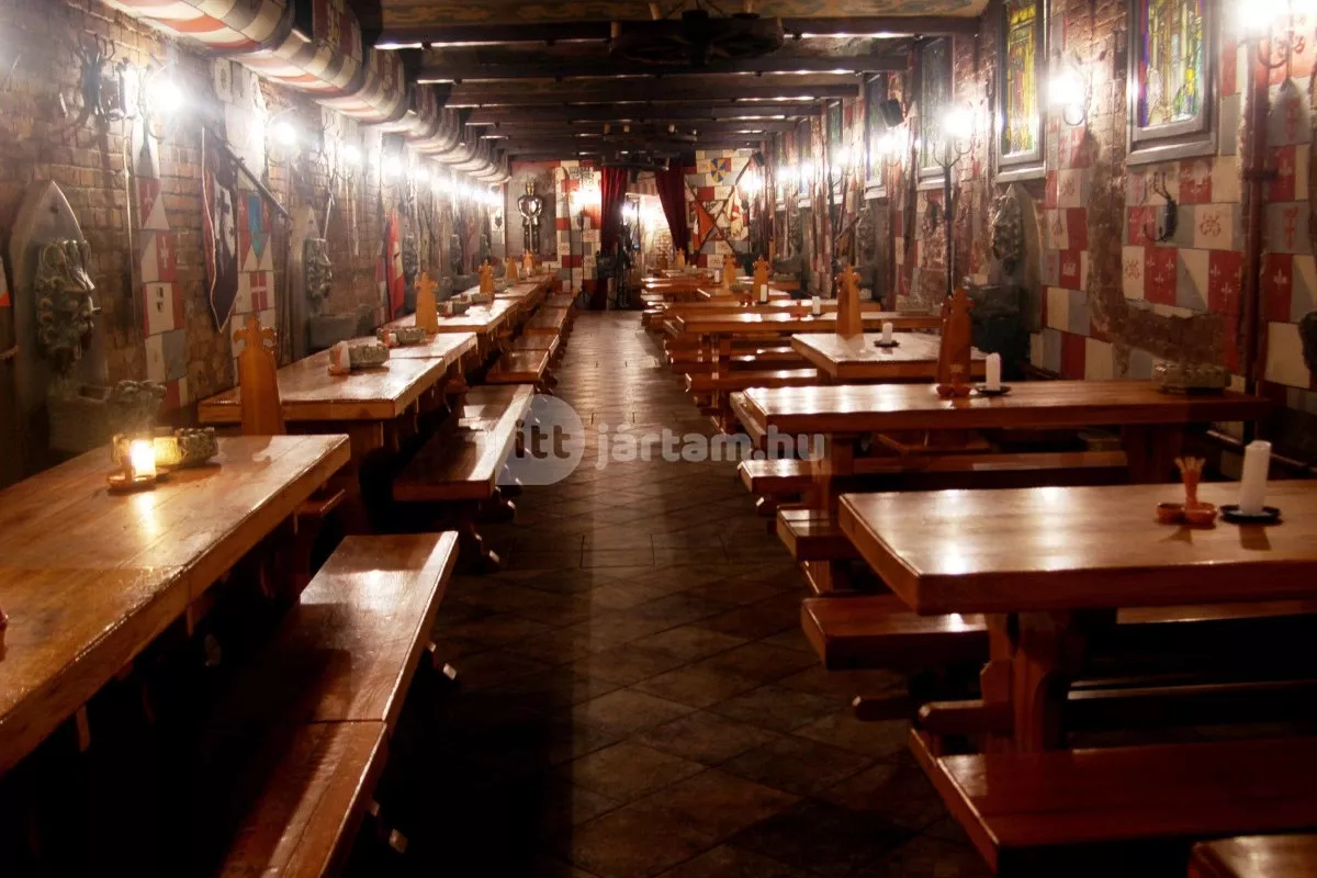 Sir Lancelot Középkori lovagi étterem - Különleges tematikus éttermek Budapesten