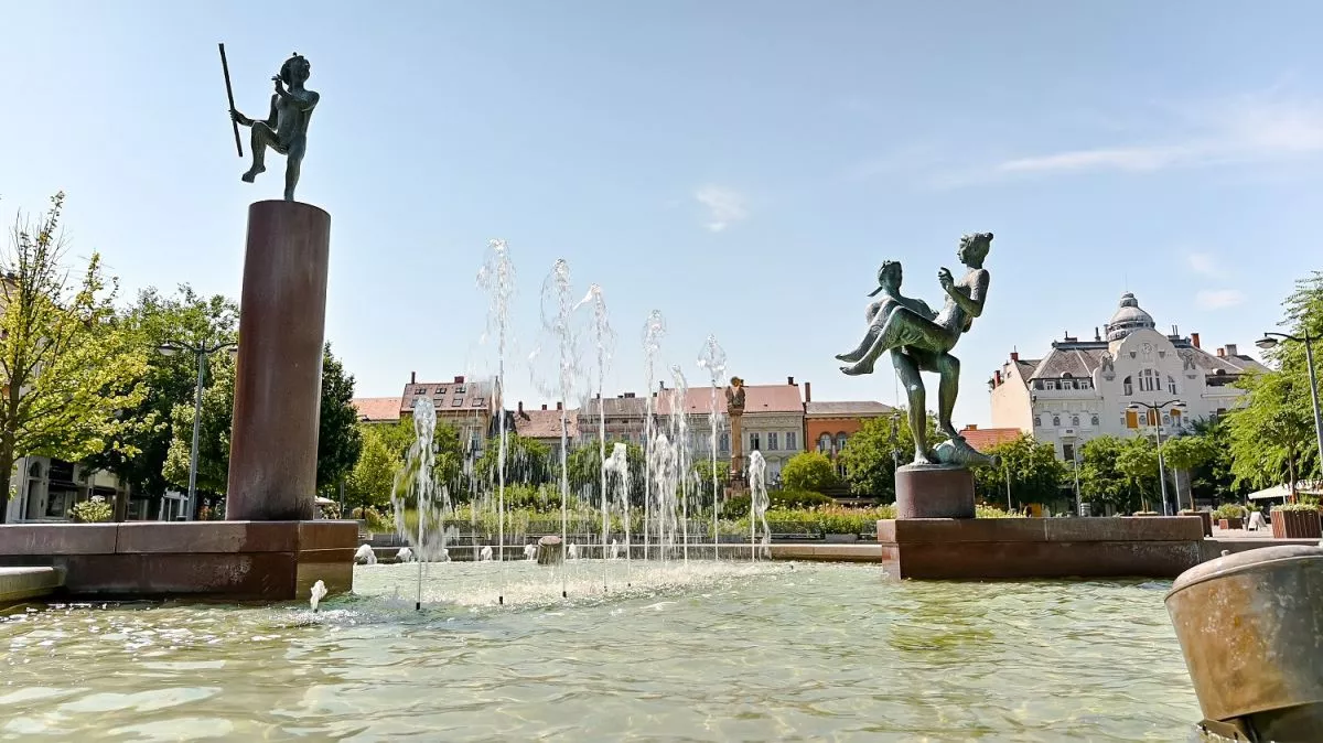 Látnivalók Szombathelyen - Faunok szökőkút Szombathely Fő terén