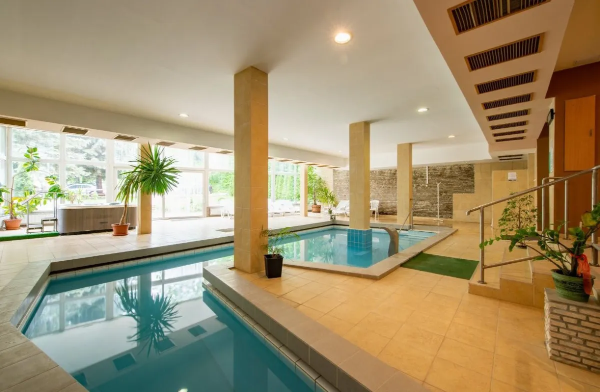 10 szálloda gyógyvizes medencével - Hotel FIT Hévíz