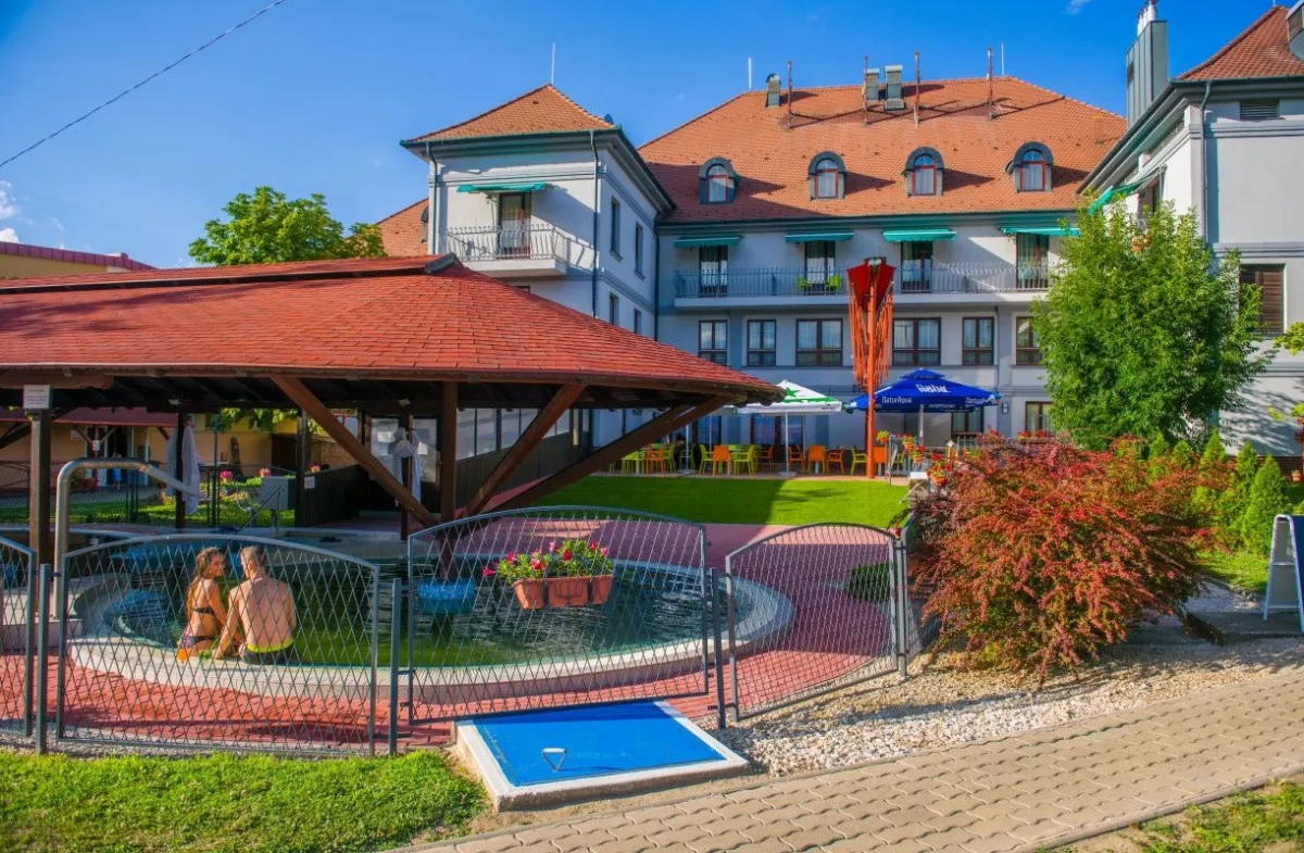 Last minute húsvéti szállások és wellness szálloda ajánlatok a hosszú hétvégére - Hotel Kamilla****, Balmazújváros