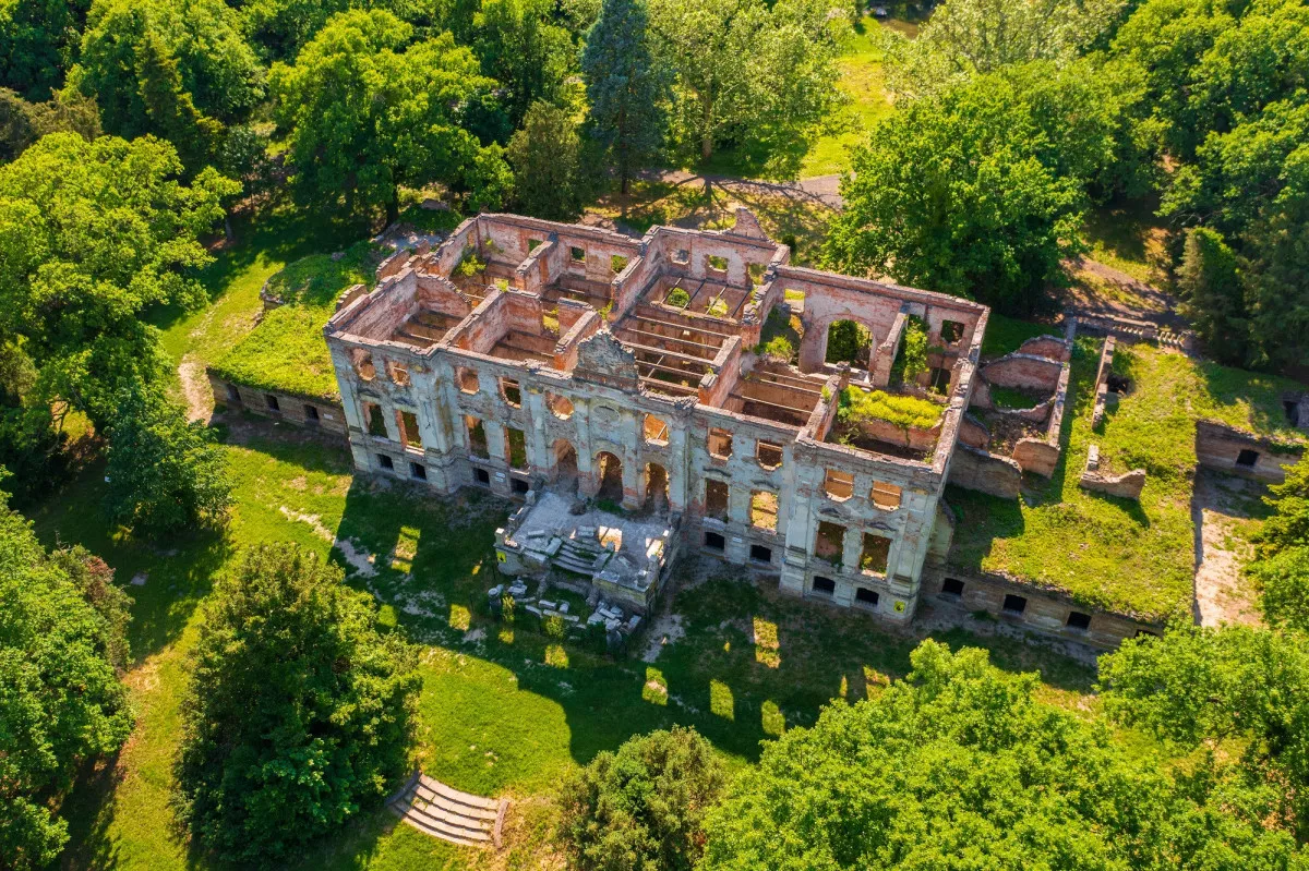 Mesebeli kirándulóhelyek Magyarországon - Széchenyi-Wenckheim kastélyrom (Békéscsaba)