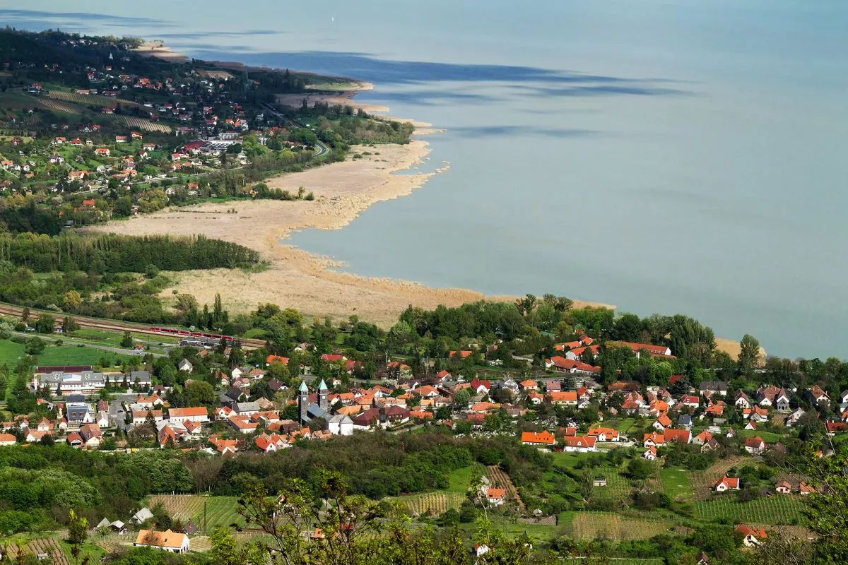 Badacsony látnivalók - Panoráma a Páholy kilátóhelyről. 