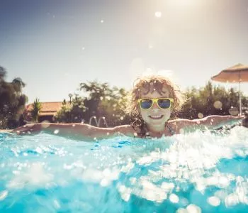 Tervezed a nyaralást? TOP10 szálloda Kelet-Magyarországon közvetlen átjárással az élményfürdőbe
