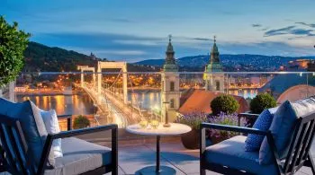 Panoráma, naplemente, koktélok: Budapest top rooftop bárjai